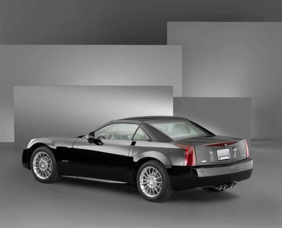  Cadillac XLR Roadster 2004 года  (фото 31 из 128)